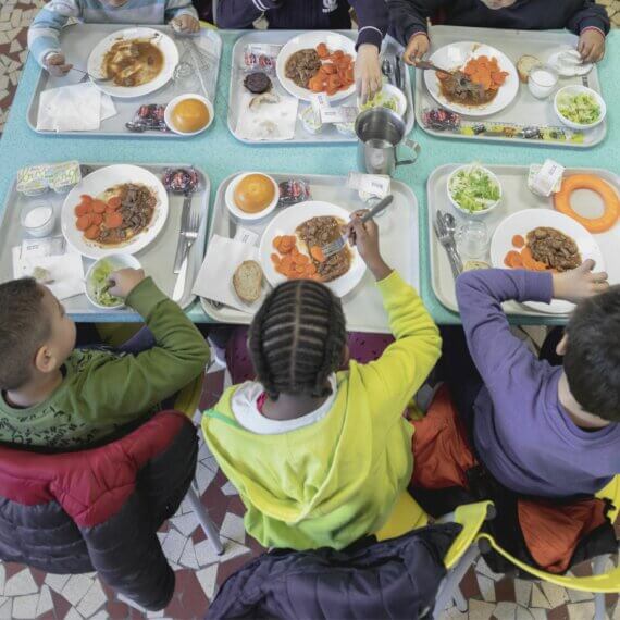 La restauration scolaire, un service public au cœur des enjeux